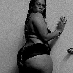 OnlyFans Model Nae Poses for Picture