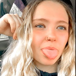 Xavia Mills - Influencer Style