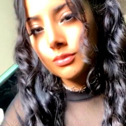 Stylish OnlyFans Model Ari€L Bride