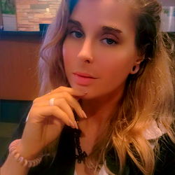 Model pose for a selfie