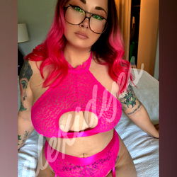 OnlyFans Model SexyAlexi in Racy Red Lingerie and Tattoos, California