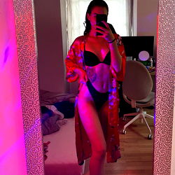 Stylish and Sexy Model in OnlyFans, Little-sunshine