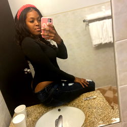 New York-Based Model Ashleeb