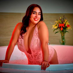 OnlyFans SamanthaJohnsx - Seductive Bathroom Moment