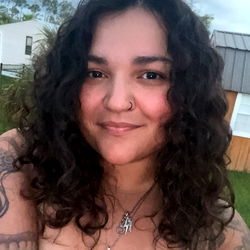 Model Photo for Ci from La la land