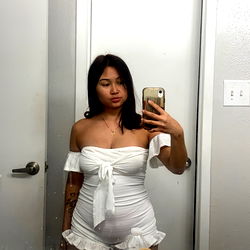 OnlyFans Model in a Bathrobe: A Promising Start to an Attractive Day