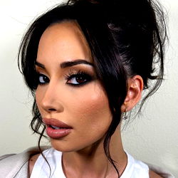 Aria Lee - OnlyFans Model, From Los Angeles