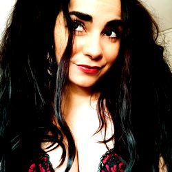 Leoncina Scarlet - Italy's Enchanting Model