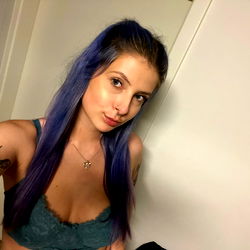 Shawty - Striking OnlyFans Model Photograph