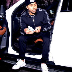 Aru Music - Sitting in Car with Money, New York, NY