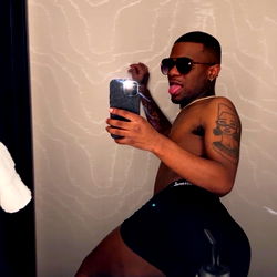 Stylish Talent: OnlyFans Model Showcasing Style and Confidence