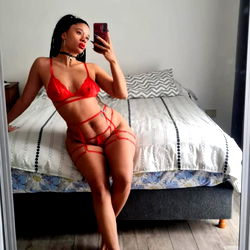 Onlyfans Model Aislin❤️‍🔥 in Lingerie