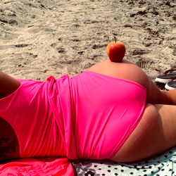 Summer Vibes - A Day at the Beach with Apple Bottom