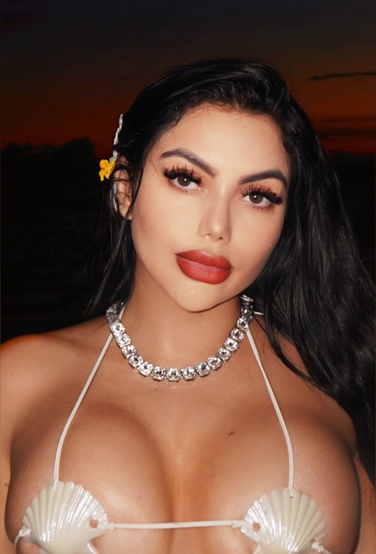 𝐋𝐀𝐓𝐈𝐍𝐀 𝐅𝐀𝐓 𝐀𝐒𝐒 🍑 photo