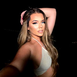 Elise Fion😈 photo