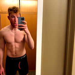 Fitness Model Martoz in Gym