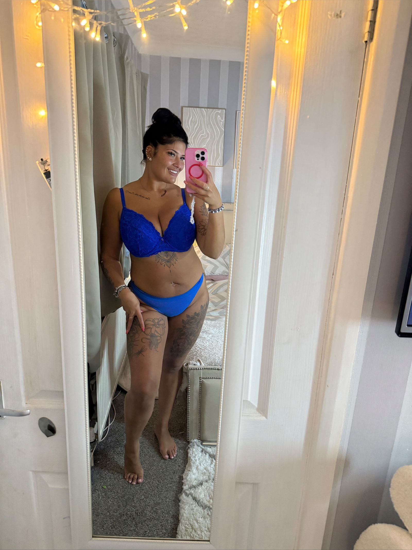 Curves and she loves them 🫶 photo