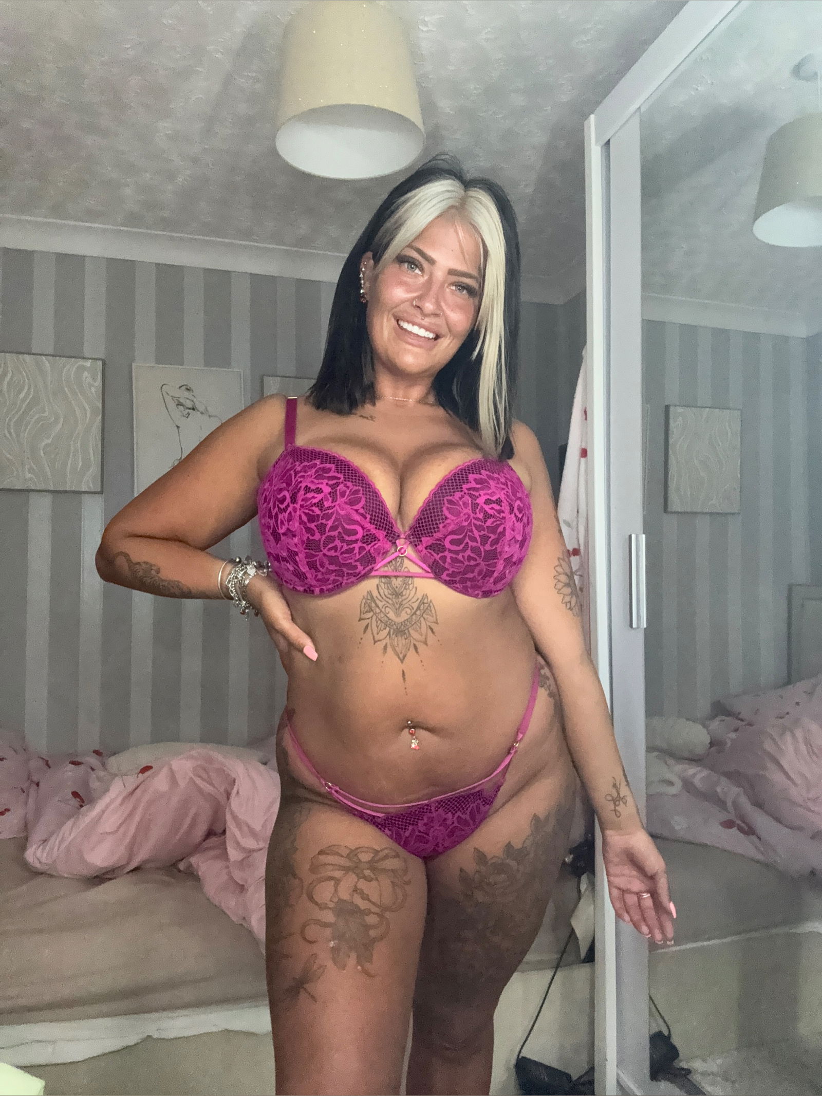 Curves and she loves them 🫶 photo