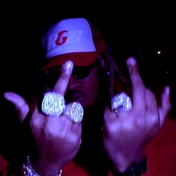 Leeexxi, a young adult model with a playful style