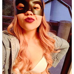 M00n AnaPau: A Model of Elegance