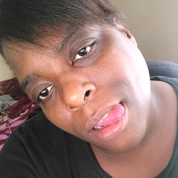 Aluvher in casual pose