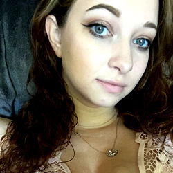 Emma - OnlyFans Model