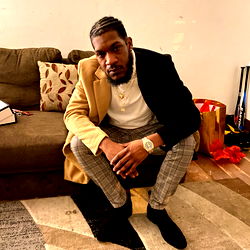 A Stylish Sandman Riz Moment at Home