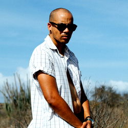 Achim, Curacao Model Pose