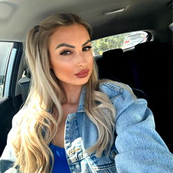 Anna Dopes: A Stunning Model in a Jeep