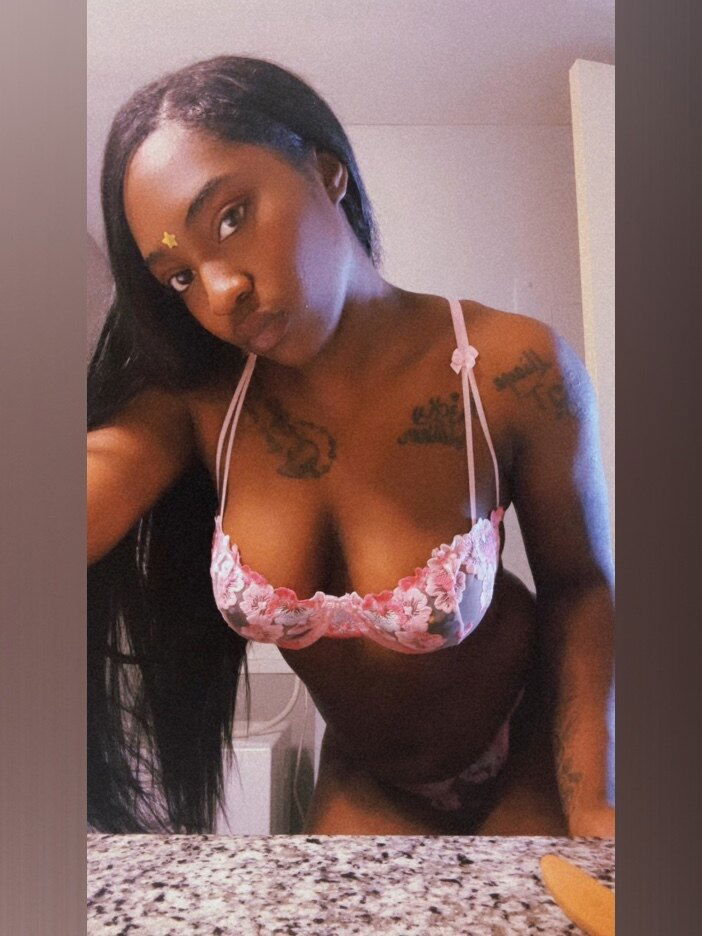 MISS PRETTY BROWN photo