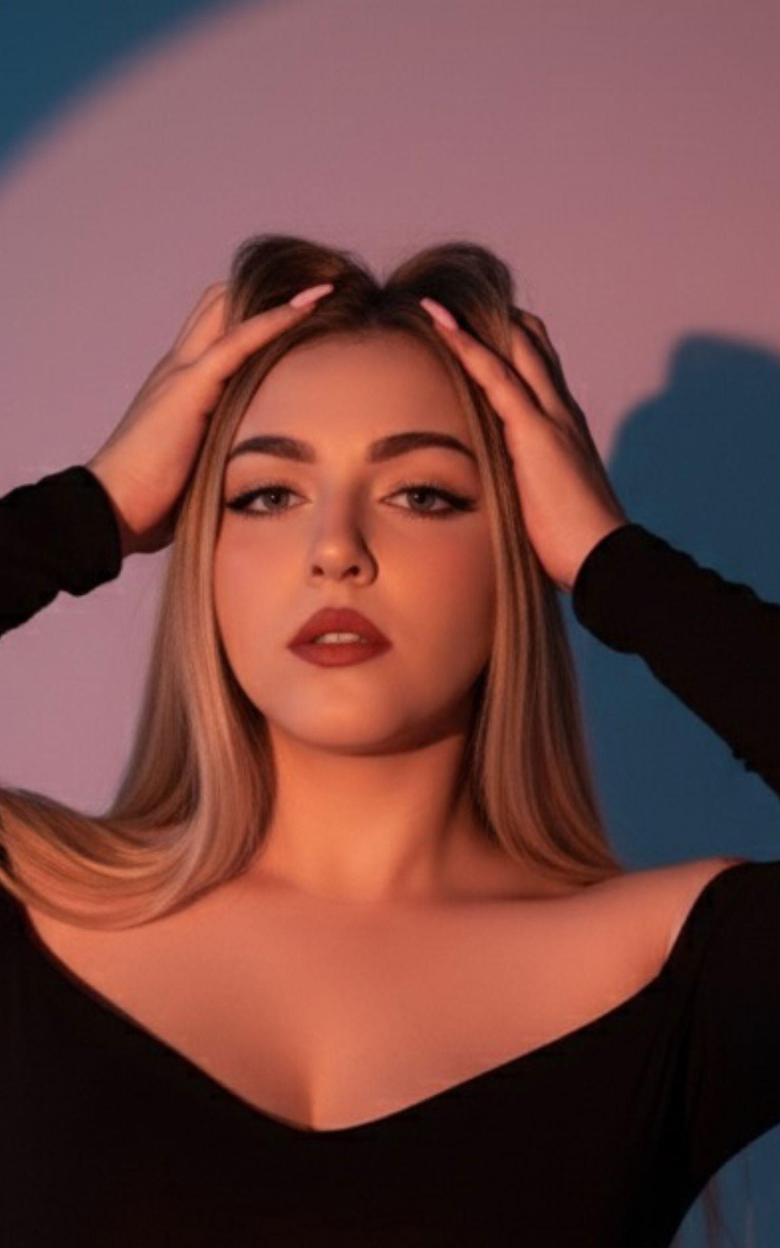 𝓐𝓷𝓭𝔂 𝓛𝔂𝓷𝓷 photo