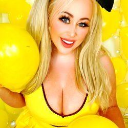 Lulu 💙 (FULL LENGTH VIDS !) photo