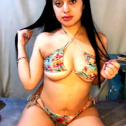 OnlyFans Model in Bikini