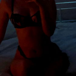 Model Sommer in Lingerie Photoshoot