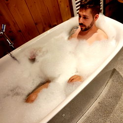 Mike1992 in Bubbles Bath