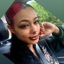 Detroit-Based OnlyFans Model Mari✨