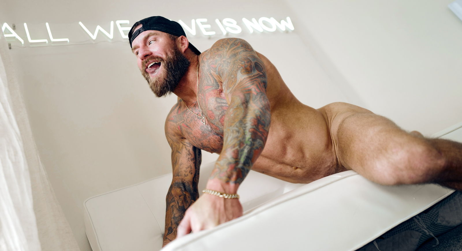 Joshua Hopkins photo