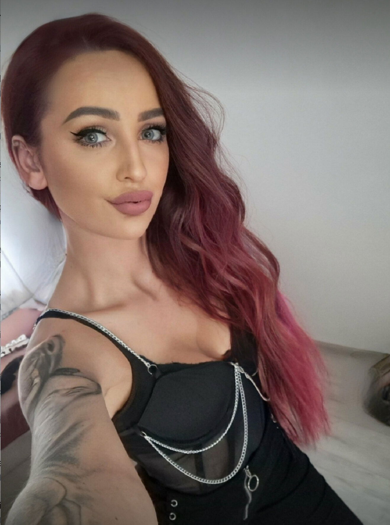 𝐇𝐨𝐭 𝐂𝐡𝐞𝐫𝐫𝐲  ❤️‍🔥 photo