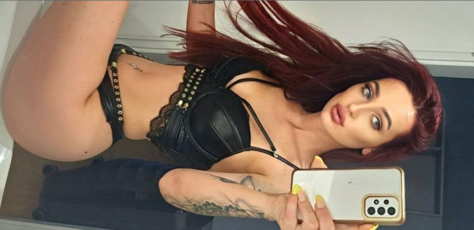 𝐇𝐨𝐭 𝐂𝐡𝐞𝐫𝐫𝐲  ❤️‍🔥 photo