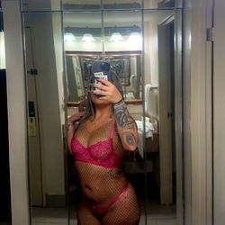 Onlyfans Model in Hotel Lobby