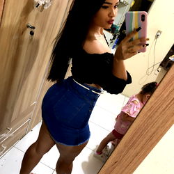 Stylish Anamira Souza in High Waisted Denim Skirt