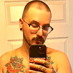 Aaron Oshie, Ink and Style