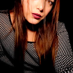 Onlyfans Model Lia - Moody, Elegant Glamour