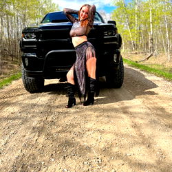 Seductive ThickBrunette in OnlyFans Model Photo