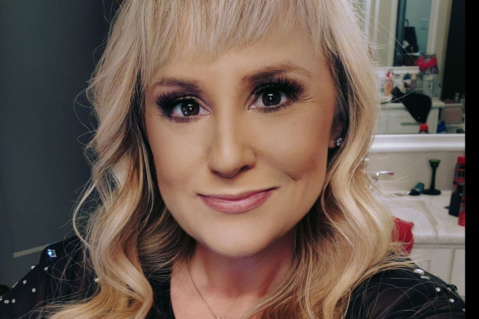 Ashley Johnson photo