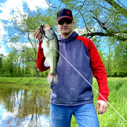 Aaron Biniaszewski, Fishing Experience with Largemouth Bass