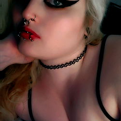 VoodooxPoison on OnlyFans