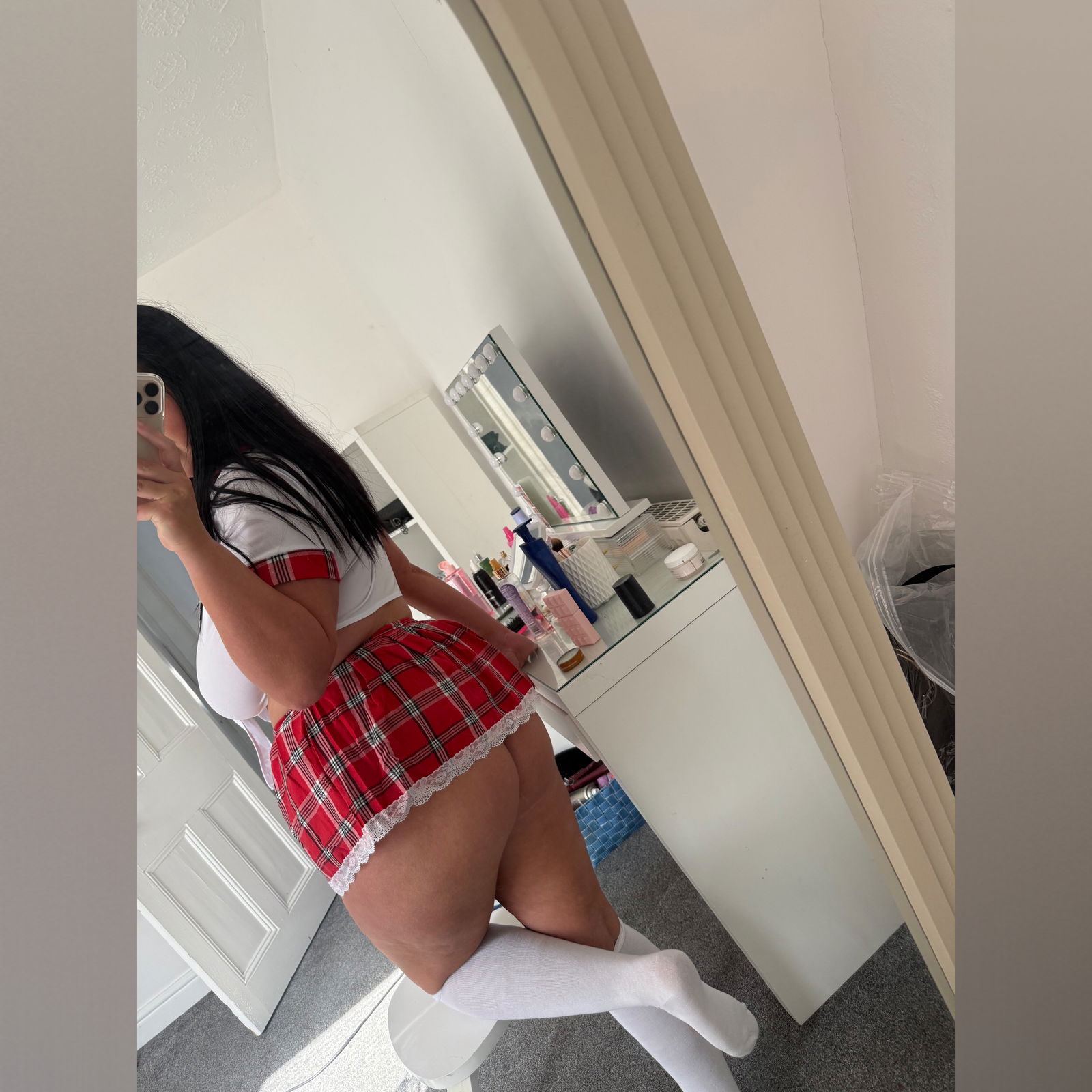 Pregnant Sexy Holly photo