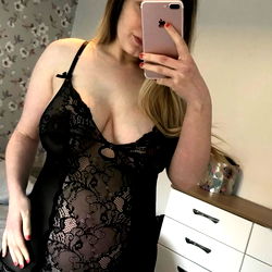 Pregnant Sexy Holly photo