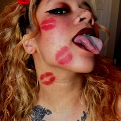 OnlyFans Model Dynasty Showcases Stunning Makeup Artistry